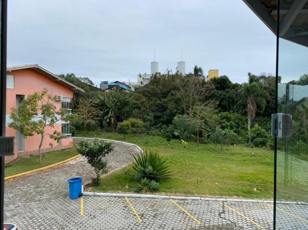 Apto 251 - Condominio Solar Das Bromelias Bombinhas Exterior photo